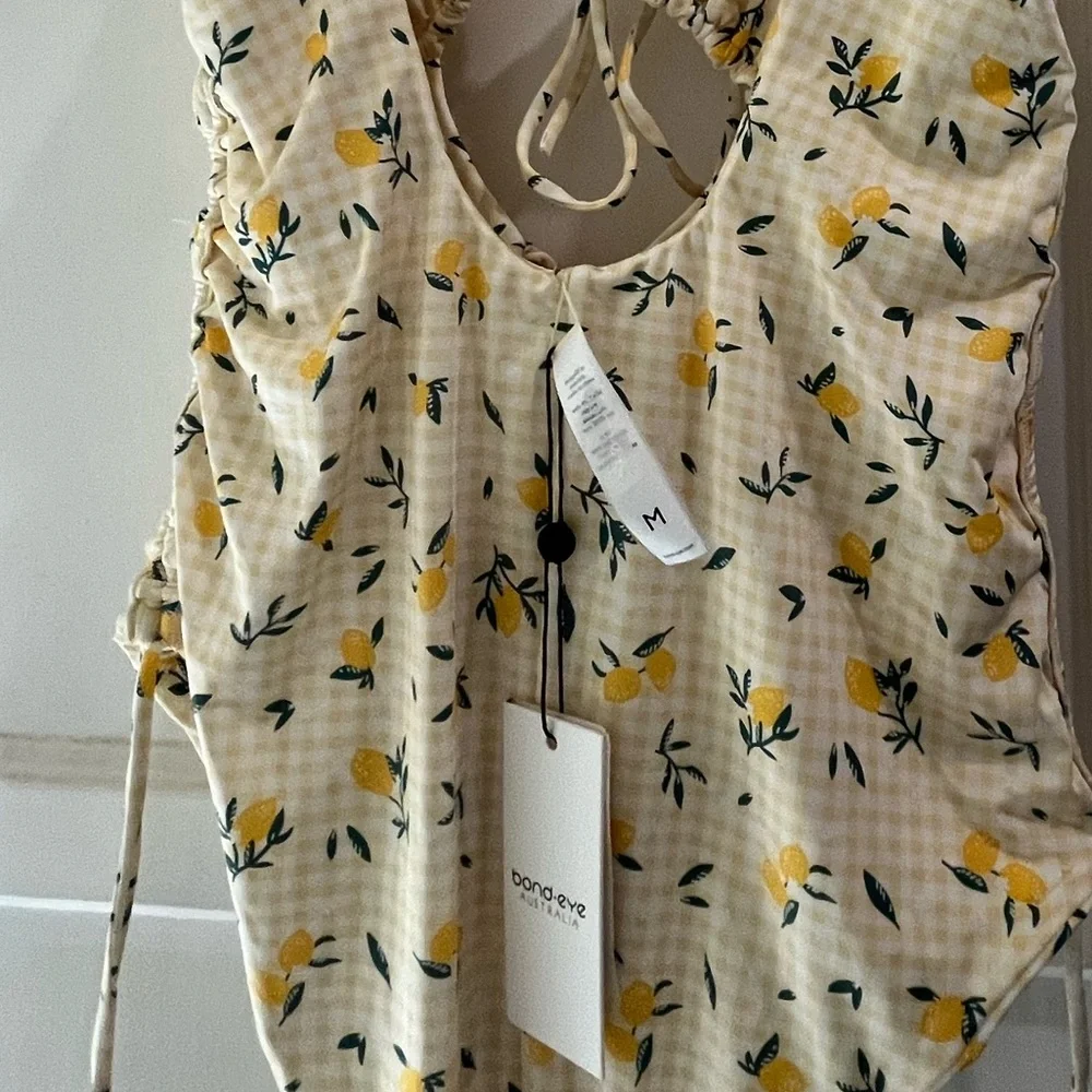 Bond-Eye limonada tied together 1 piece size Medium NWT new